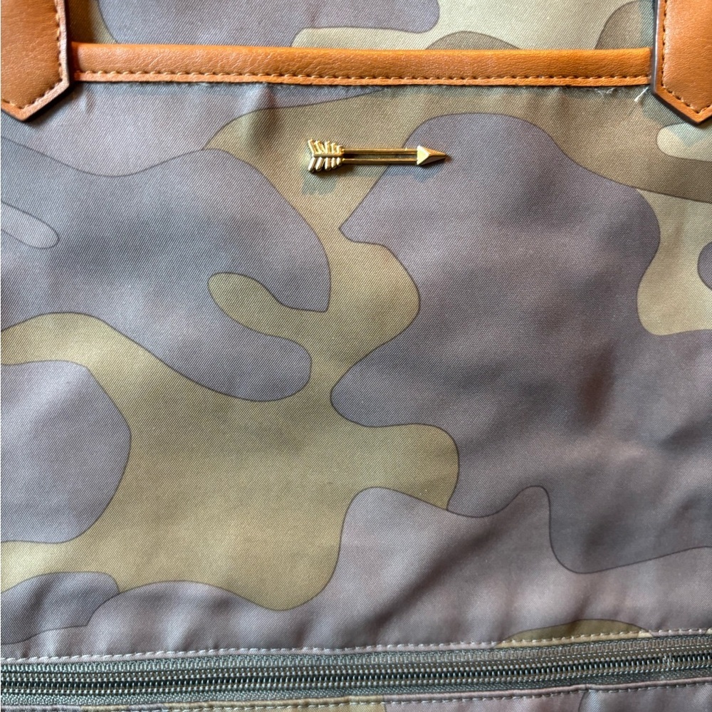 Stella & Dot Large Expandable Camouflage Tote Bag - Picture 5 of 9